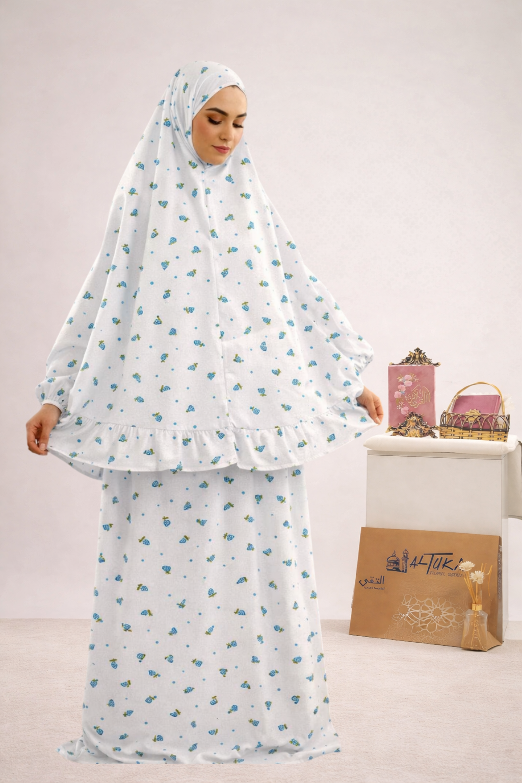 Women Prayer Set with Sleeves "Strawberry White Base"
