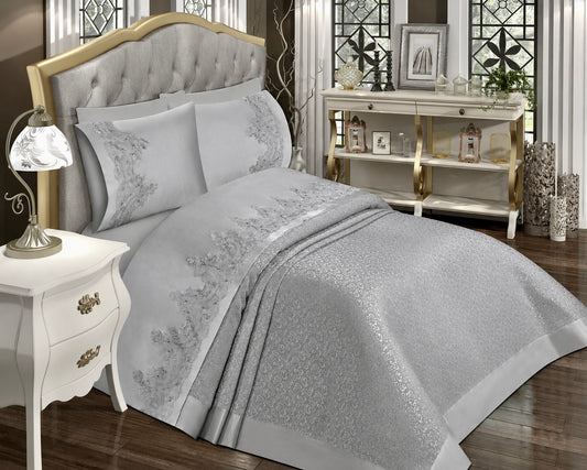 Embroidered Double Bedspread - Decoletto