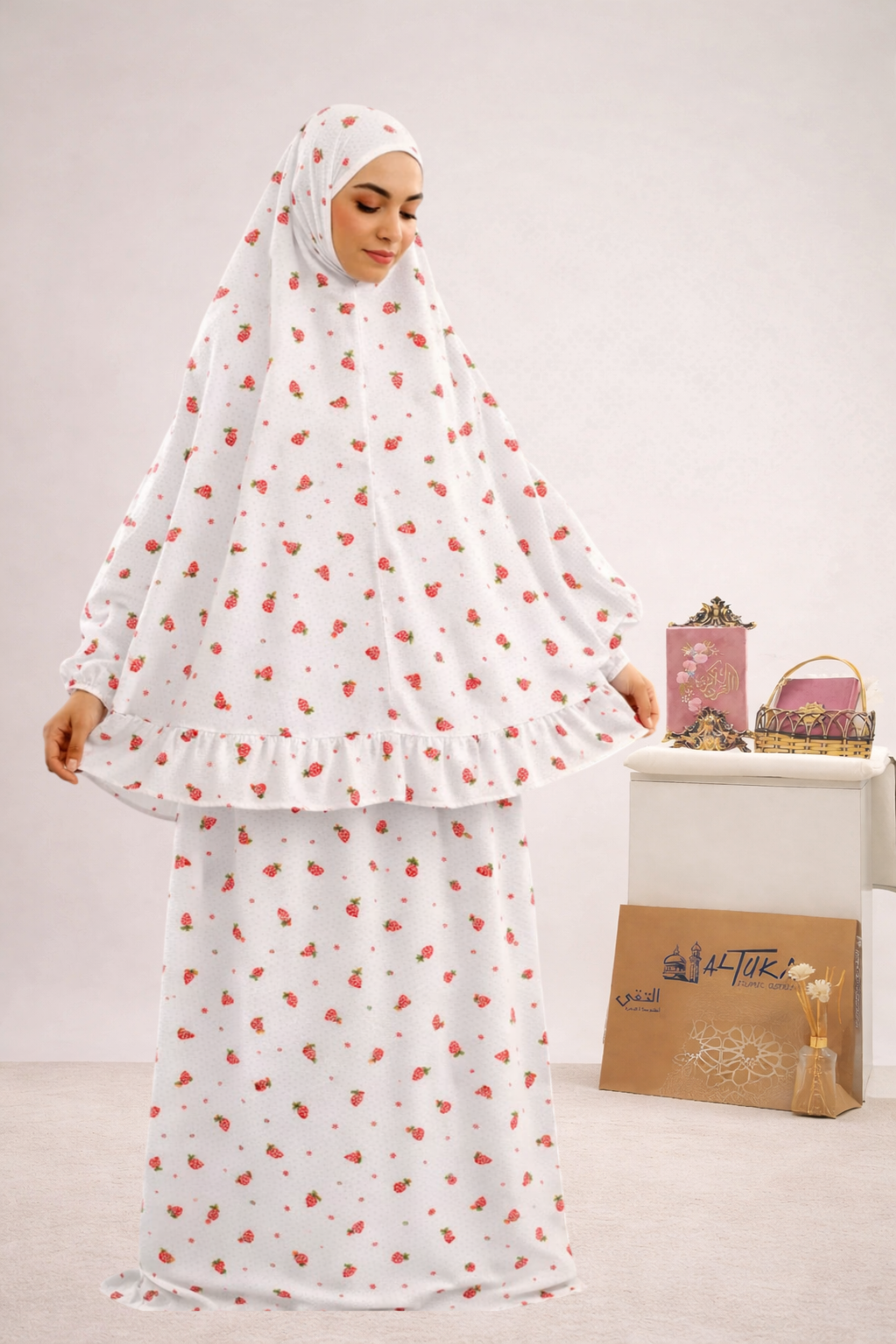 Women Prayer Set with Sleeves "Strawberry White Base"