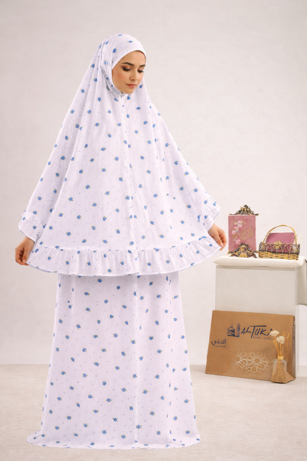 Women Prayer Set with Sleeves "Strawberry White Base"